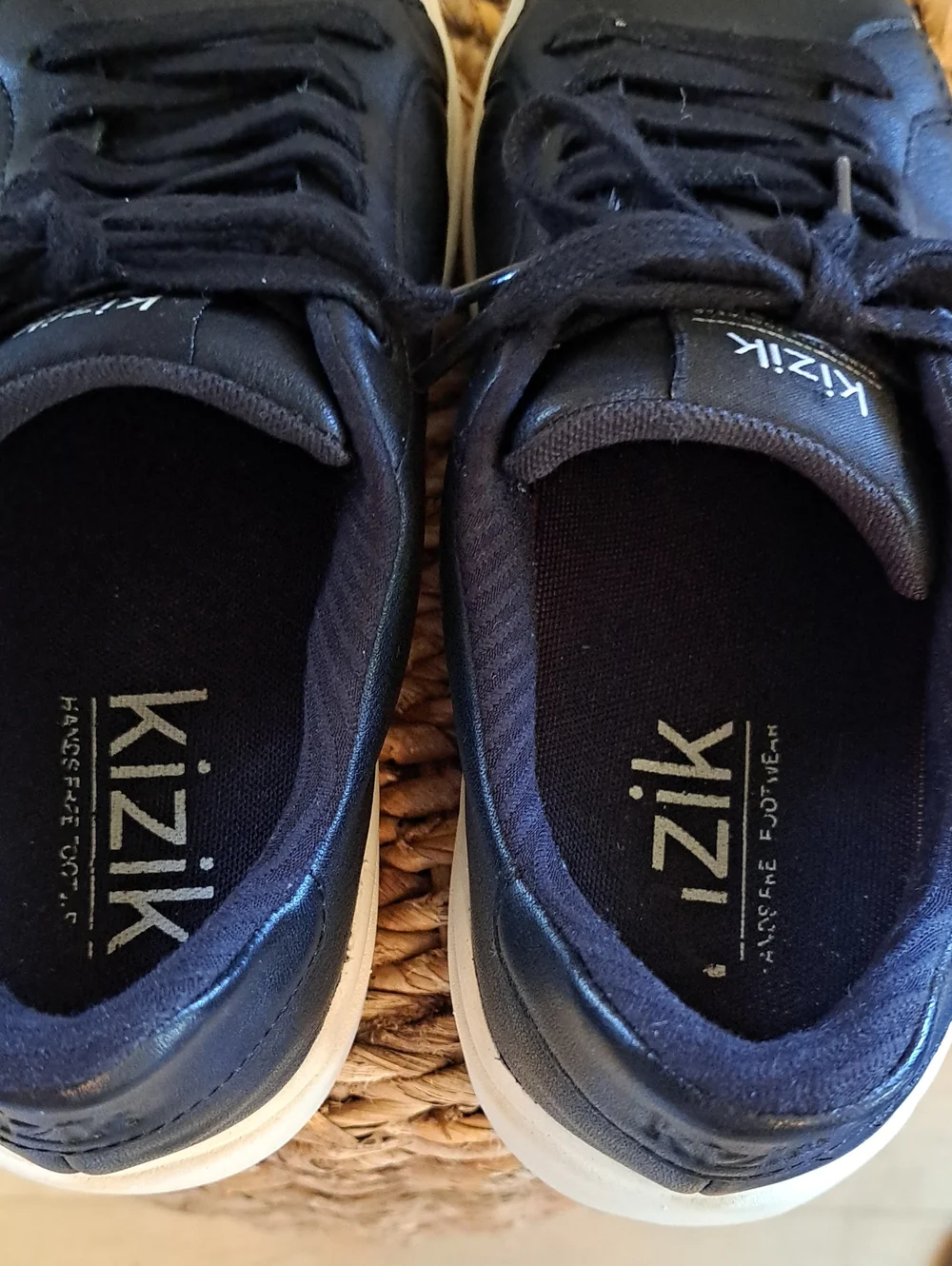 KIZIK Women Vegas 2 Black Leather Athleisure/Comfort Sneakers Cream Soles 7-7.5